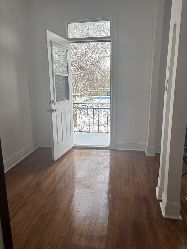 Photo - 846 Av Wiseman Unité 2 ndFloor