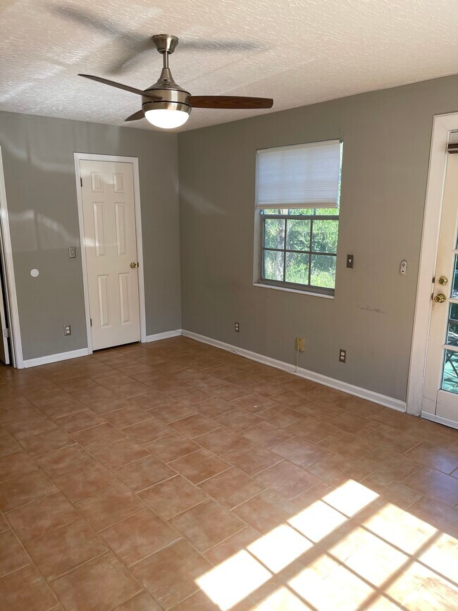 Living room - 3600 Hedrick St Unit 1