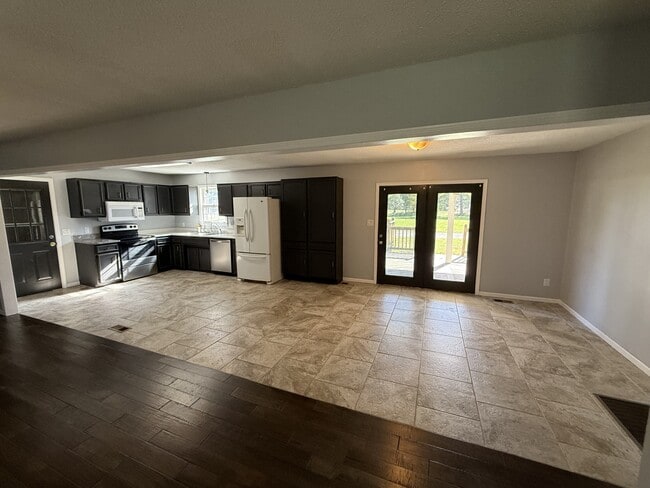 Photo - 144 Cecilianna Dr