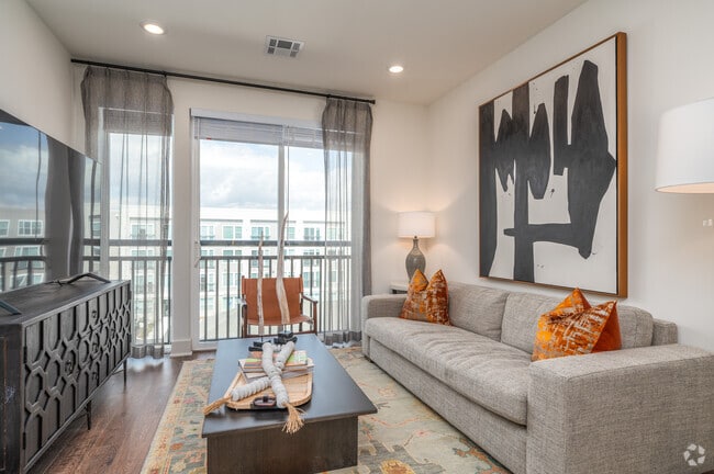 1BR, 1BA - 725SF - Living Room