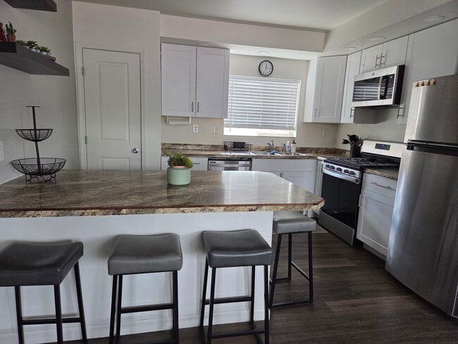 Photo - 1392 Pinyon Ave