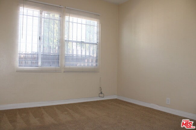 Photo - 6340 10th Ave Unidad 6400 1/2