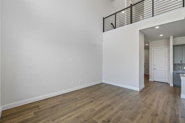 Photo - 1556 Lake District Dr