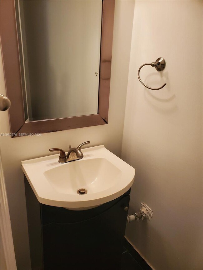 Photo - 1300 Moffett St Unit 312