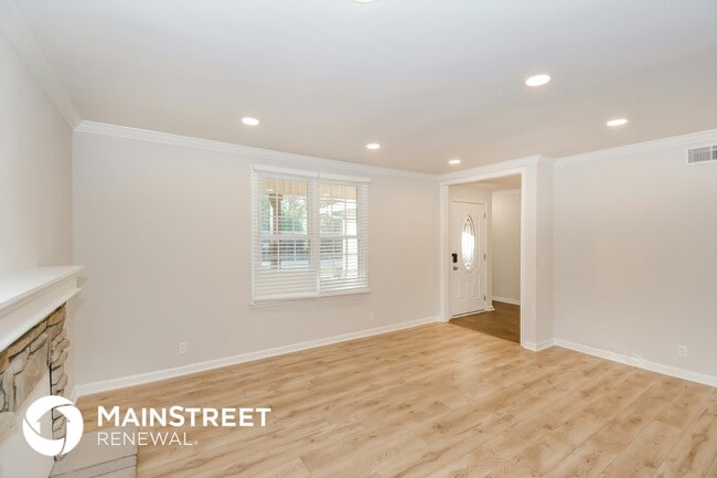 Photo - 304 Matterhorn Dr