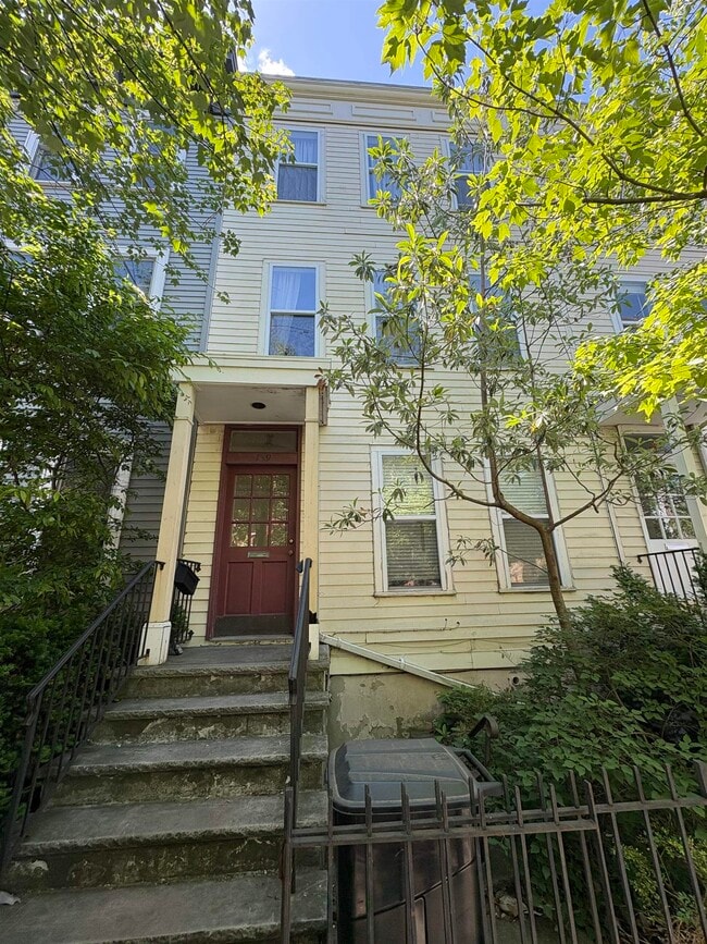 Building Photo - 159 Sussex St Unit 1