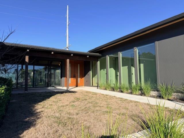 Photo - 143 Emmanuelle Ct