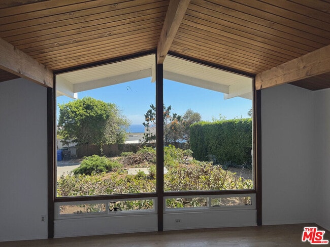 Photo - 31617 Broad Beach Rd