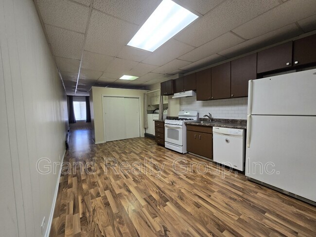 Photo - 137 Cedar Ave Ave