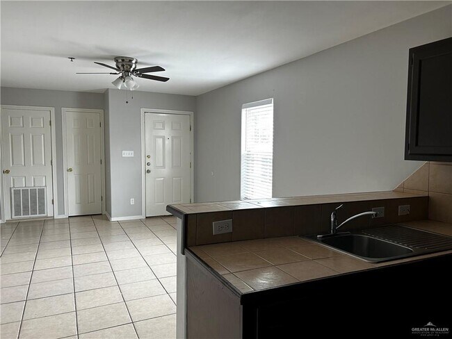 2901 Whitewing Ave Unit 6