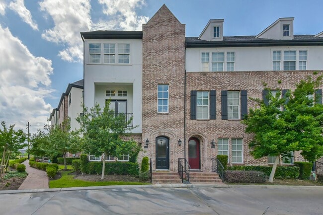 Photo - 9450 London Bridge Station