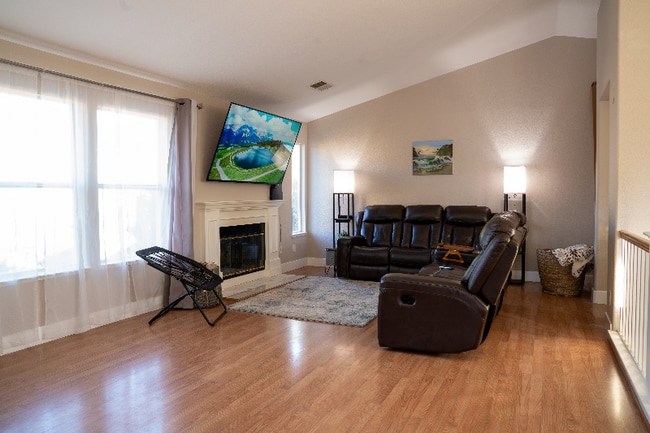 Building Photo - 2350 Whitetail Dr Rental