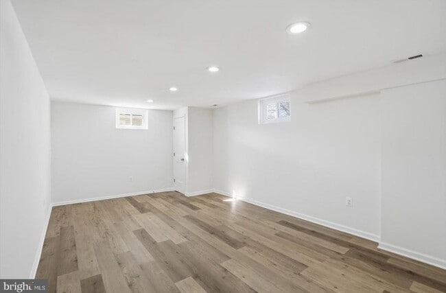 Photo - 36 Mapledale Ave