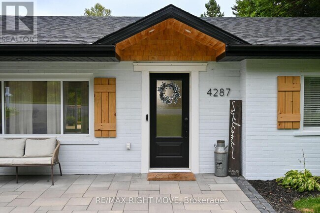 Photo - 4287 Huronia Rd