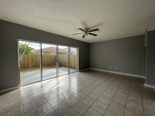 Photo - 20511 NW 15th Ave