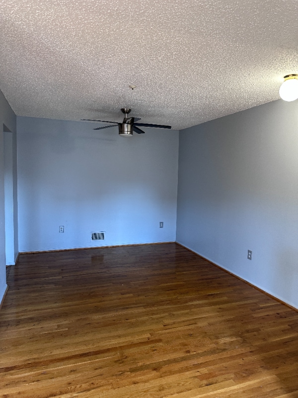 Photo - 212 Matthews Drive