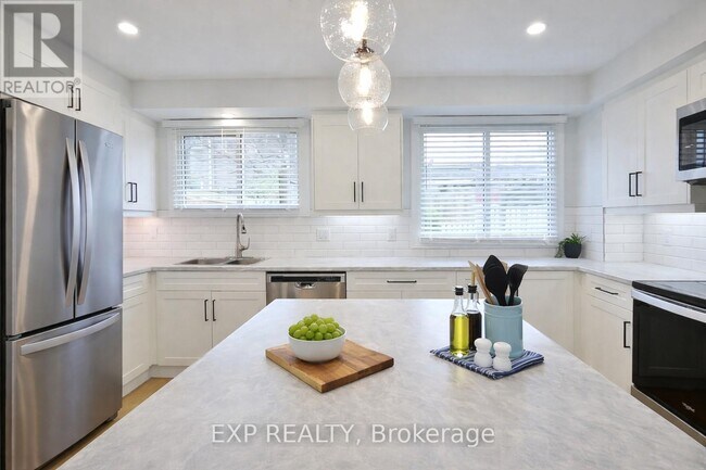 Photo - 150 Overlea Dr