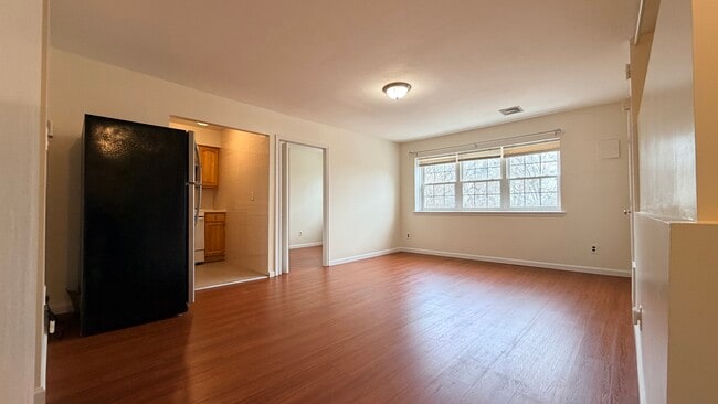 Photo - 6302 Grand Central Pky