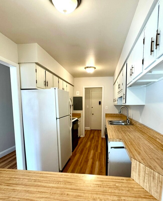 Photo - 510 W Eastman St Unit 2E