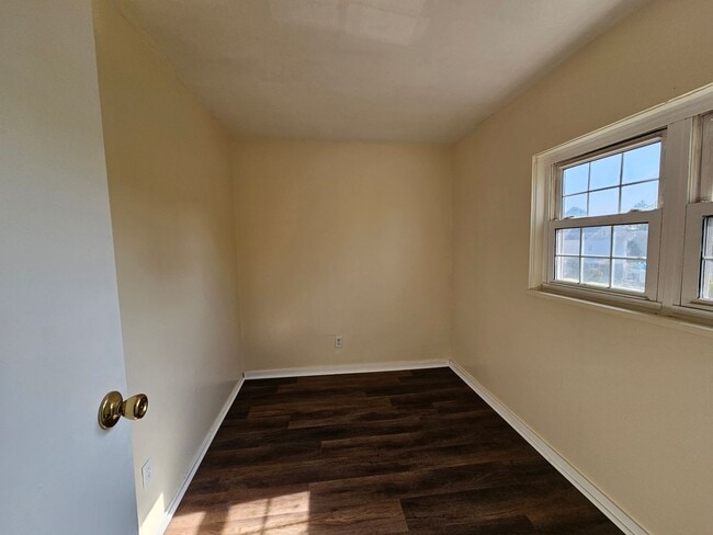 Photo - Spacious 3 bedroom 1 bathroom Apartment fo...