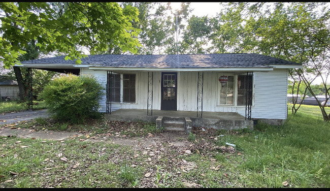 Photo - 128 Race Track Rd House