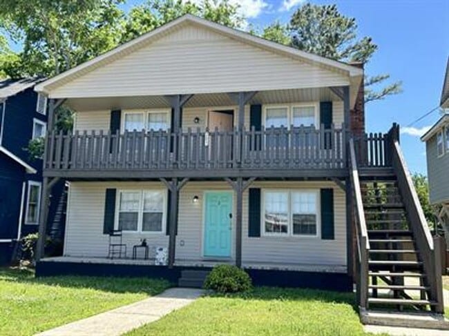 Charming and Affordable Downstairs Duplex ... - Charming and Affordable Downstairs Duplex ... House