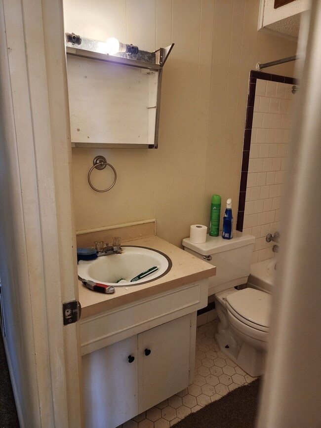 214 Sierra Madre Dr