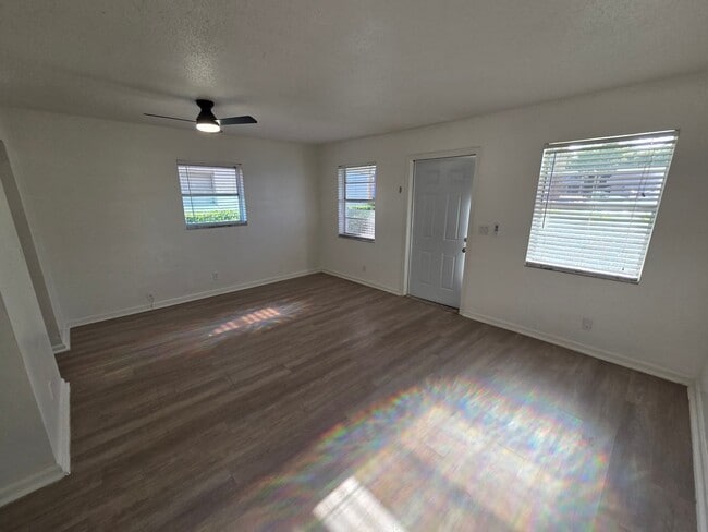 Photo - 212 SE 9th Ave