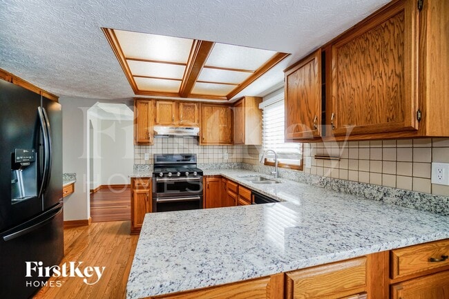 Photo - 13008 Oakmere Dr