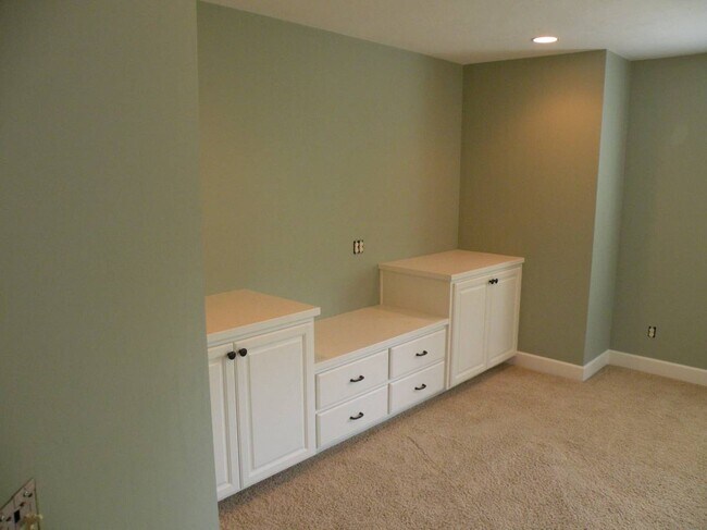 Bonus Room 1 - 3272 Jayhawk Ct Unit 1