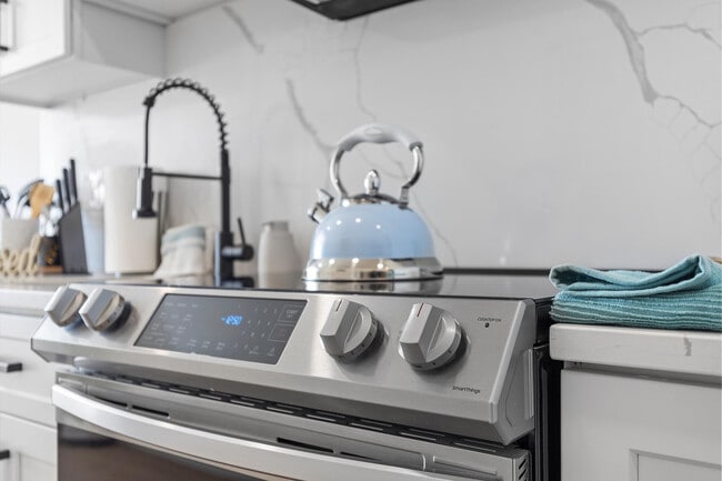 Photo - 1726 H St NE Unidad ID1037741P