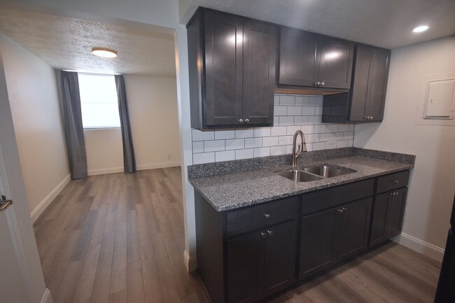 Waveland Place Apartments - Waveland Place Apartments