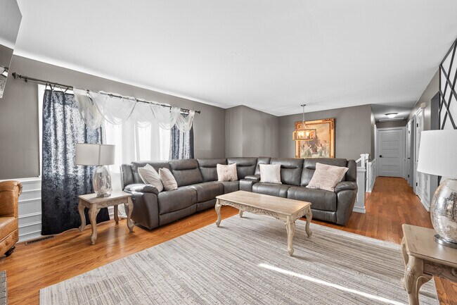 Photo - 12755 S Elizabeth Dr