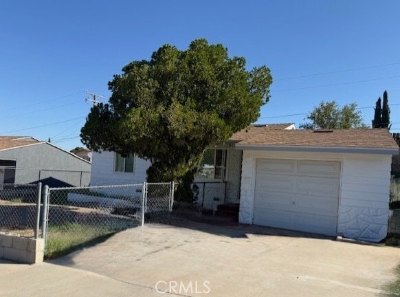 Building Photo - 421 Adele Dr