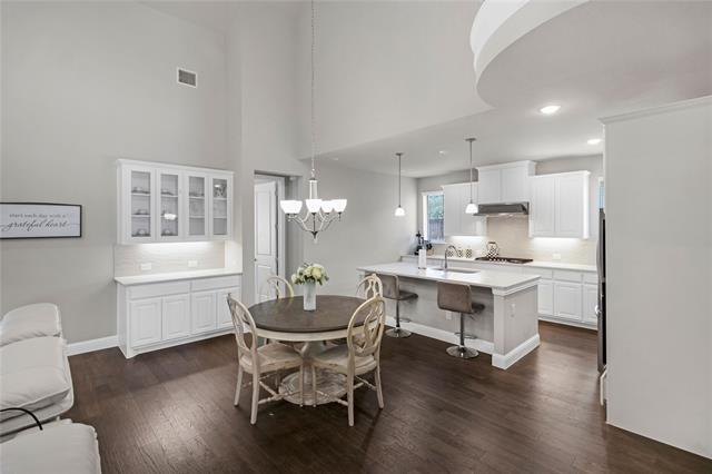 Photo - 813 Harrington Ln