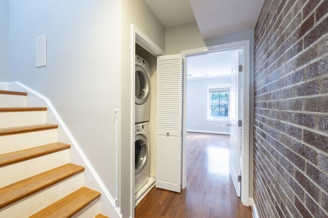 Photo - 1122 K St SE