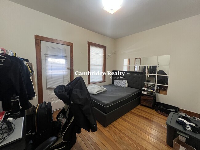 Photo - 346 Faneuil St Unidad 2B