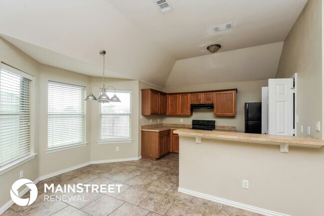 Photo - 120 Currie Ct