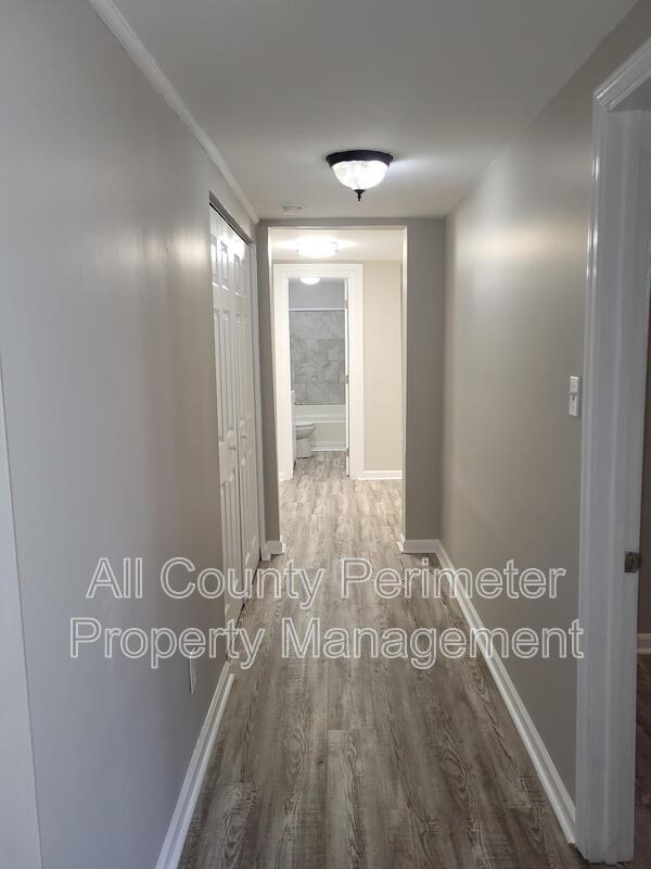 Photo - 3631 Washington St