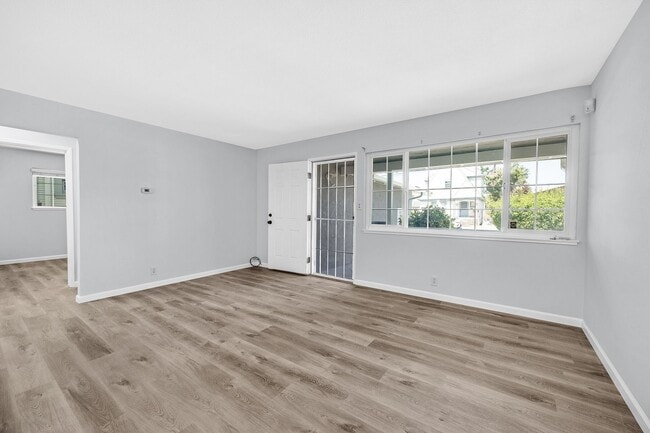 Photo - 3042 Maple Ave Unidad 3042 Maple Ave