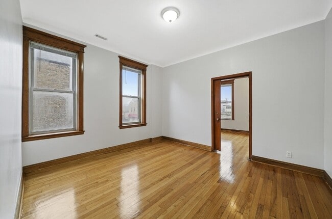 Photo - 2556 S Albany Ave