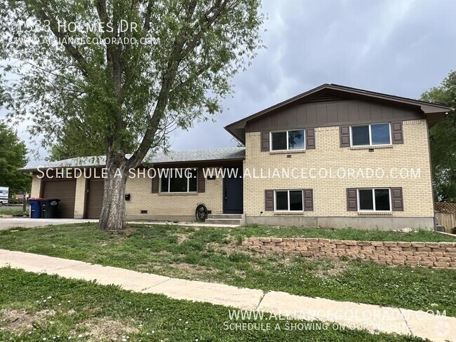 Building Photo - 1333 Holmes Dr Rental