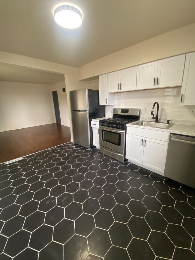 Building Photo - 6225 Pennsylvania Ave Unit B Rental