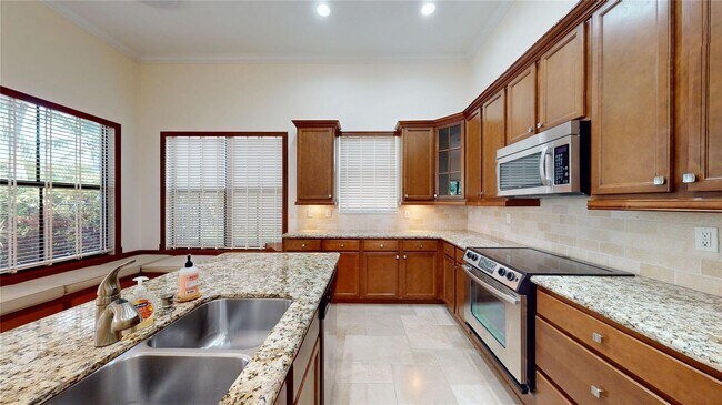 4046 NW 85th Ave