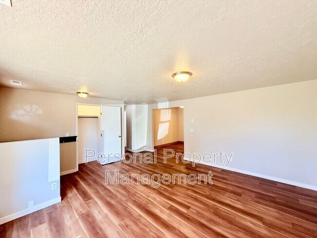 Photo - 4603 NE 122nd Ave