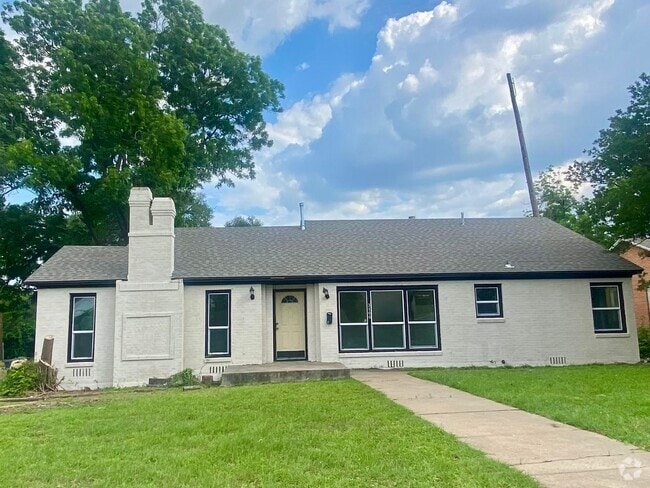 Building Photo - 3100 Pine Ave Rental
