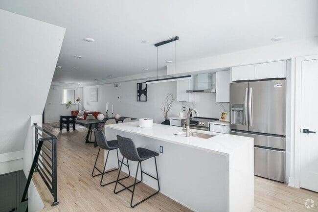 Building Photo - Brand New Luxury Townhouses Unit 1