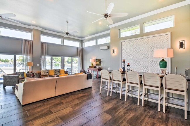 Photo - 2122 W Vina Del Mar Blvd Unit ID1386257P