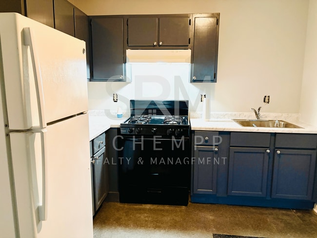 Photo - 2433 Slevin St Unit 2