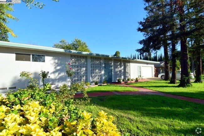 Building Photo - 3180 Watt Ave Rental